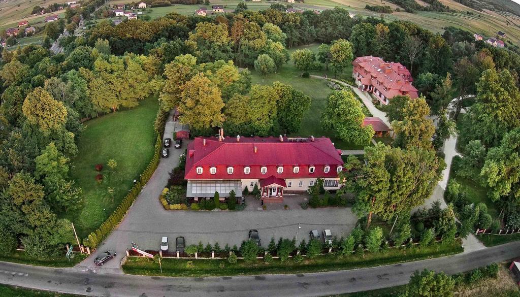 Hotel Dwor Ostoia Rymanów Exterior foto